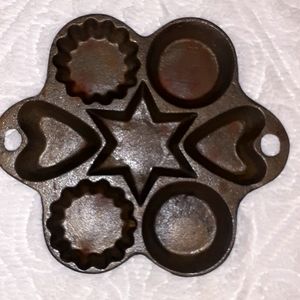 Vintage Cast Iron Cornbread Mold Cookie Kitchen Utensil Decor Candle Holder